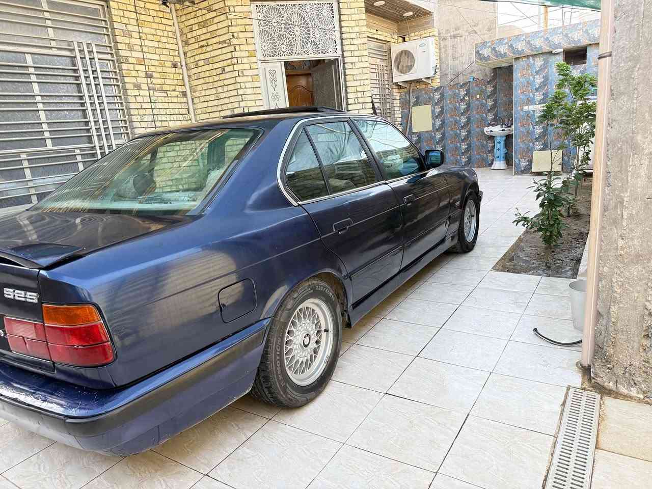 BMW_525_1992 
اصل ما محور، سيارة بلادية ما ملعوب بيها 
اكرر (بلادية)
_مسكر عدل  كير اوتو
_كير ومكينة الماني لا تبخير ولا تنقيص
_سيارة وارد الماني بيها فتحة  
_منظومة تبريد جديدة 
_منظومة ماء جديدة (راديتر جديد) حماوه ثابتة جوه النص 
_منظومة بانزين واحتراق جديدة (كلها مسويله ادامه وتبديل )
_سنتر لوك شغال كامل 
_باتري جديد /حدادية صدر تعبان
_ اكسل خفيف(المرغوب)الرون مالتها ٢  بال١٤٠
السيارة رقم انبار سنوية يحتاجلها تجديد 
السيارة مال جناي 
سعرها 49 وبيها مجال بعد المعاينة
مكاني بابل
رقم الواتساب ***********
رقم الهاتف  ***********
