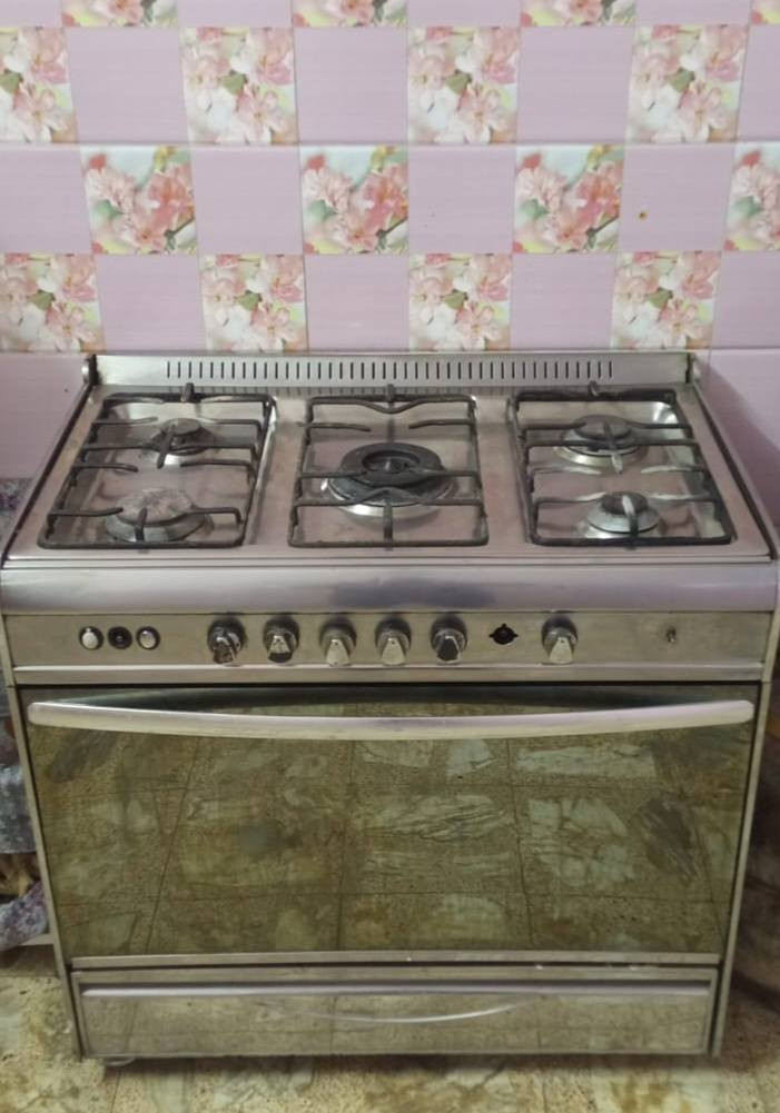 السلام عليكم كاونتر تسكام درجه اولى 4متر طباخ لبيع ***********
