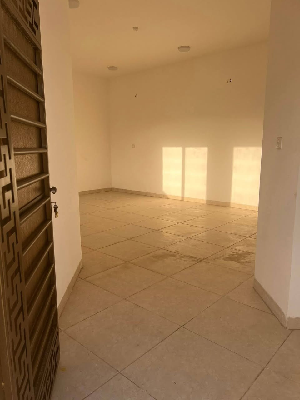 💎🔹مكـ✯͜͡المصطفى𝄠ـتب▪️💎
 
🕋 بسم الله الرحمن الرحيم 🕋

السلام وعليكم 
عقار #للبيع_اقساط
#العنوان/ مجمع الزهور 2 السكني …الفلوجه على سريع الدولي مقابل شركه الببسي قبل سيطره الصقور 
..بناء حديث 
..بناء درجه أولى
#المساحه/٢٥٠ متر 
طابق واحد 
..بناء طابوك 
..غرفتين مع سويت و صاله ومطبخ واستقبال وصحيات وكراج سياره وحديقه 
#السعر/١١٠ مليون 
الواصل ٨٠ والباقي اقساط 
يعني مقدمه ٨٠ مليون و٣٠ مليون اقساط
⭕ الاستفسار اكثر رجا مراجعة 

🥇#مكتب_المصطفى_للعقار 
  
ملاحظة/ السعر محدد من قبل صاحب العقار

💯علماً البيت جاهز للسكن🗣️
     
        ((شعارنا المصداقية)) 

⭕ اذا عندك عقار تريد تعرضه للبيع او تريد تشتري عقار  الاستفسار أكثر 

مراجعة (((مكتب المصطفى اللعقار))) 

________________________________

📬فقط ارسال المعلومات  على الواتساب او الاتصال على هواتف المكتب 

🤳متابعة الصفحه يصلك كل ما هو جديد

⏪ملاحضه: السعرالعقار  يحدد من قبل البائع

  🏘️بيع وشراء الأراضي السكنية والزراعية وكافة

 العقارات🏘️🌐Anbar Fallujah_ الانبار الفلوجة🌐.

       ((««نستقبل هواتفكم على لارقام التالية»»     
       {{  © المحامي ياسين رافع العيساوي ©}}           

***********   واتساب + اتصال 
***********    اتصال هاتفي كورك + واتسا
