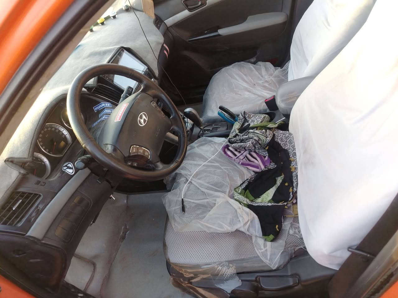 سلام عليكم من رخصت لاادمن سوناتا للبيع 
موديل 2012 كوري خط واحد 
مكينه وكير مكغولات 
تخم تاير جديد حداديه جديد 
دوشمه جديده تنته ارضيه جلد تبريد تدفئه 
شاشه وكامره وكامرت حوادث داخليه 
هورنات اثين واحد بوش ب 400الف وثاني سيدان
رقم بصره بسمي مداور ثاني يوم 
سعر خاص اتصل وبيك خير ودلل 0784598530
للعلم سياره احلا من الصوره
