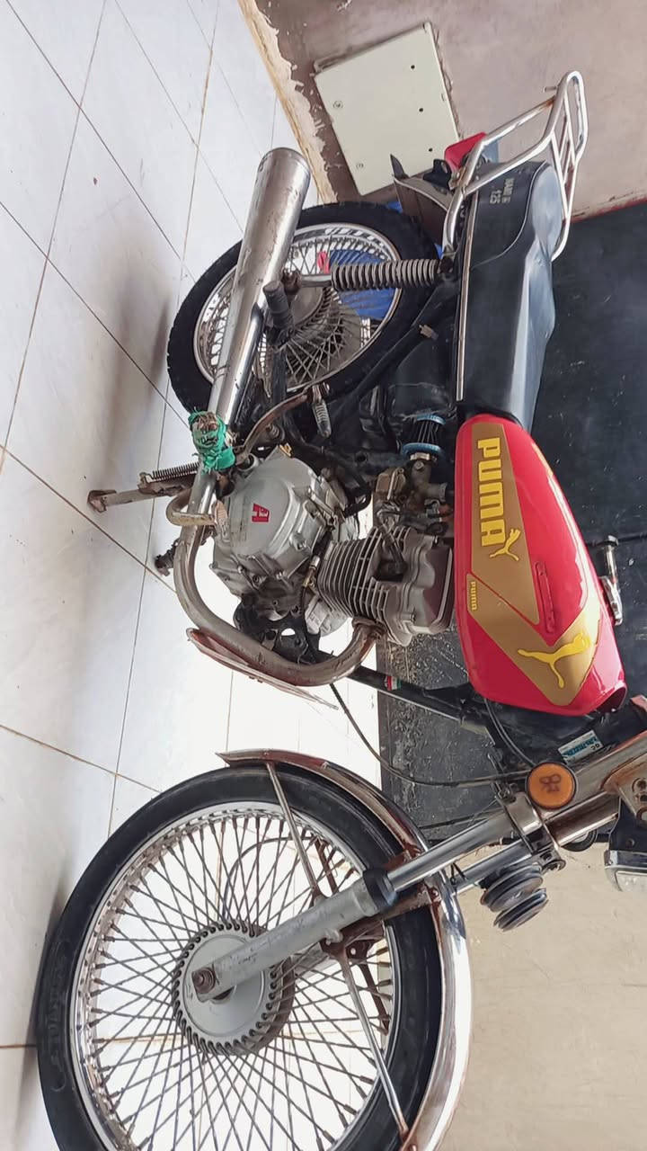 سلام عليكم  دراجه للبيع  محرك مامفتوح بس بيه خيط بخار مديل 2017 اوراق  مداور من لوكيل مكاني نجف حي لرحمه  وهاذه رقمي *********** للسع 475الف
