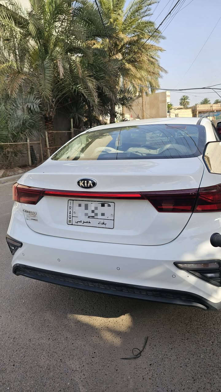 سيراتو موديل ٢١ محرك ١٦٠٠
اخوان السلام عليكم ارجو قراءة المنشور كامل 
رقمي واتس  ***********
بالعافية مقدما على صاحب النصيب 
للبيع بسبب البناء والله يفرج على امة محمد 
🎯 سيراتو موديل ٢٠٢١ محرك ١٦٠٠ دوش
السيارة مالت بيت ما ملعوب بيها ابد ولا واير مجلوغ و لا احد ماد ايده على محرك او كير او غيرها 
🎯🎯 ماشية ٥٠ الف <----------
🎯 تبريد قطعتين 
🎯 ويل كب لونين 
🎯 اشاير بالمري 
🎯 مري شفط 
🎯 انارة عدسات و متحركة 
🎯 تحكمات ستيرن 
🎯 مودات قيادة 
🎯  مدوشمه و بيها ارضيات حوضية جلد مال موديلها 
🎯 حساسات بارك 
اخوان السيارة مكانها بغداد الكاظمية بإسم الوالد الله يحفظه 
🎯السيارة بيها بارد ٣ ابواب نتيجة طخات بسيطة مشتغليها درجة اولى غير واضحة للعين  و ايرباكات سليمة 👋
 اضافة الى كم رصعة داير السيارة و تكحيلات بسيطة  
🎯 بيها سونار جديد بتاريخ ٢ /٦ للأطلاع عليها واتساب *********** 
🎯 اخوان اكرر السيارة مالت بيت دهن امزويل من الشركة و بانزين فقط محسن احطلها 
السعر المقدس أعتذر عن الشرح المطول
 رايديها ب ١٤٥ ورقة  💸 بيها مجال بسيط حك الجية 
غير مبرئ الذمة الي يكسر بيها بالتعليقات اعرفكم البياعة شراية 
السيارة نكرة سلف و معتنين بيها و سعرها مناسب لموديلها  زيرو ١٨٧ ورقة بالشركة
