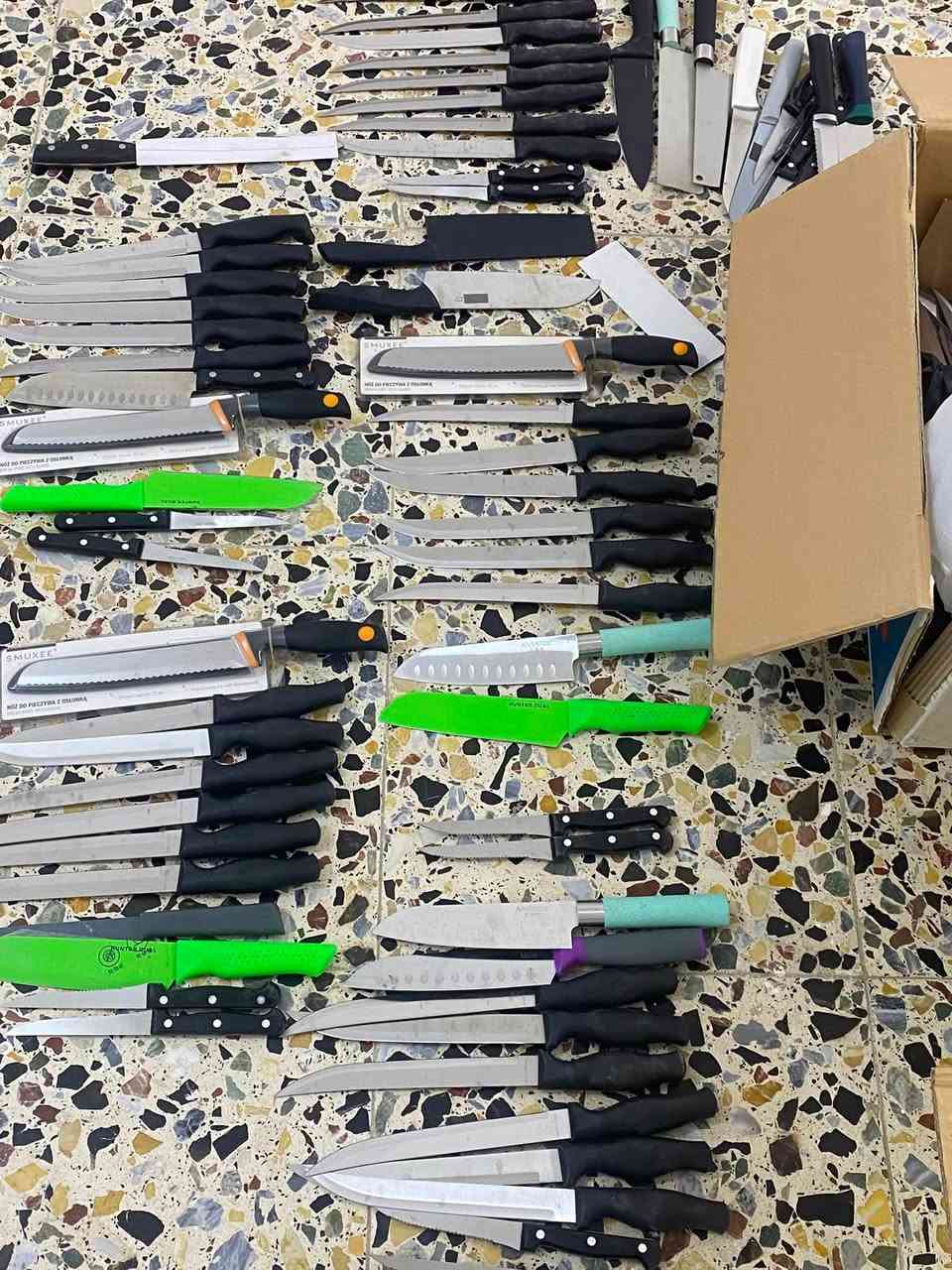 السلام عليكم
سكاكين بالة مناسبة لاصحاب المطاعم
11 قطعة السعر 7 الاف

توصيل جميع مناطق بغداد ***********

