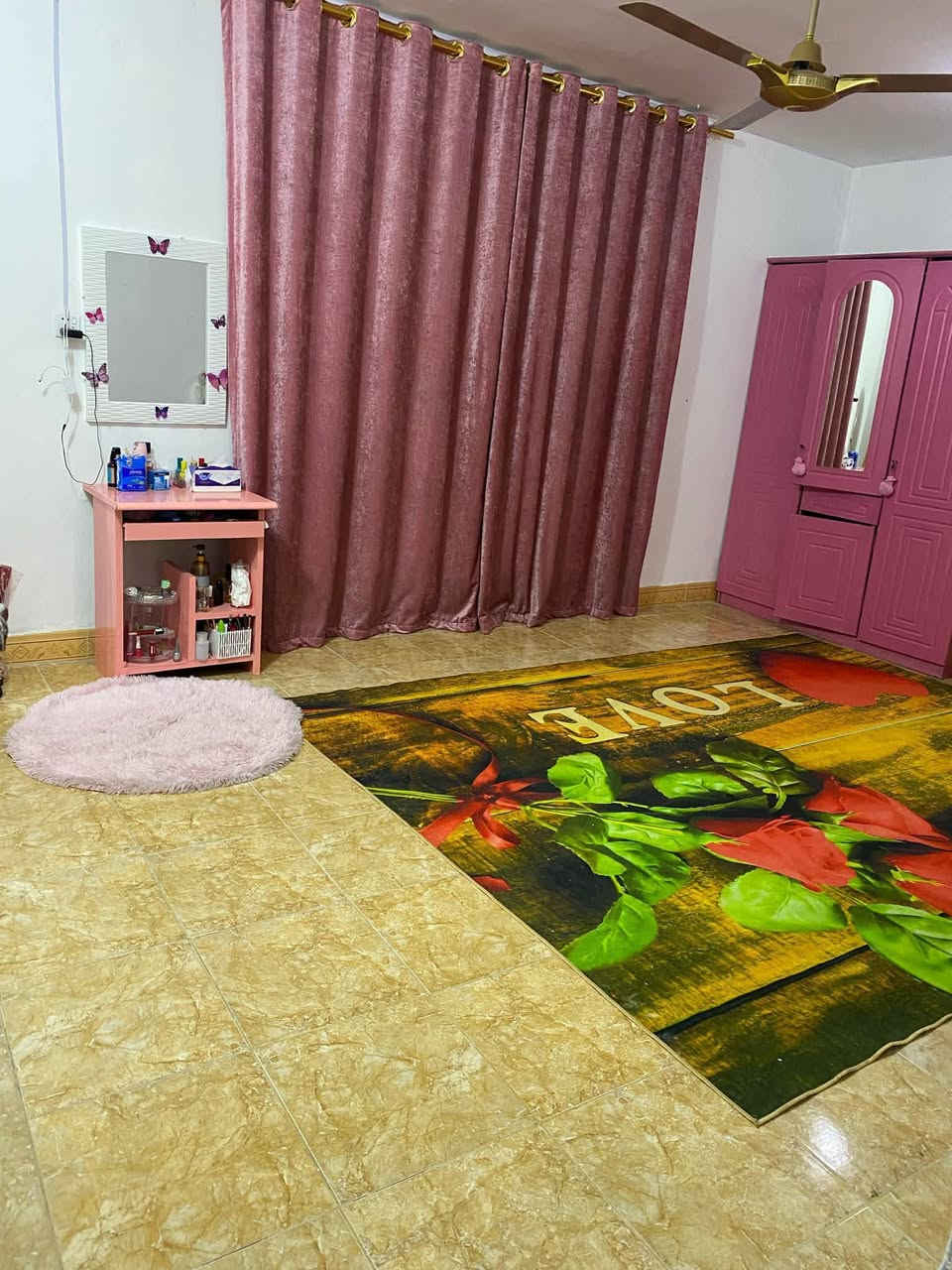 دار للبيع بغداد المحموديه طابو صرف
150 متر واجه ١٠ نزال ١٥ طابقين ٣ غرف نوم خدمات كامله موقع حي ١٧ 
***********
