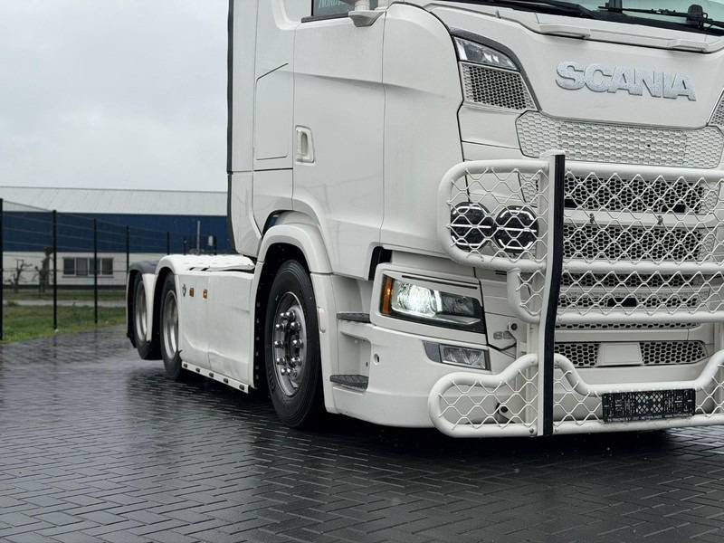 Scania S650
سنة الصنع 2021
ممشى 601.000 كم 
ناقل حركة أوتوماتيكي 
قوة المحرك 650 حصان 
عدد الاسطوانات 8 
نظام المحور 2×6
فول مواصفات 
السعر 560 ورقة 
شامل كمرك ونقل


**إذا كنت صاحب هذا الإعلان وتريد حذفه لأي سبب، رجاءا أرسل رسالة إلى الدعم الفني**