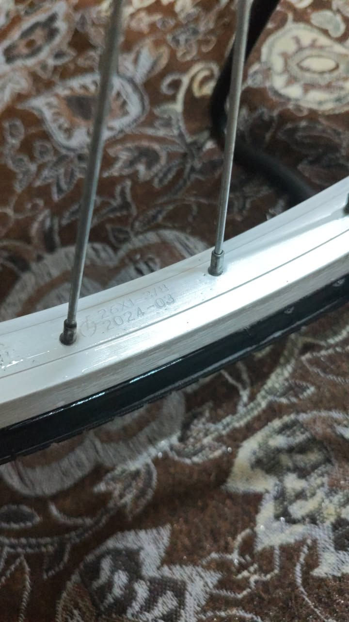 بايسكل سياحي اخو جديد  
لون ماروني 
موديل بايسكل 2024
ولا مرا عطل يمي 
بايسكل مو تجاري 
اصلي
سعرة 140 وابيها مجال
مكاني في المحافظة البصرة الجزيرة باب هوى قرب اسواق المرتضى 
🌿يحب يتواصل وياي في واتساب ***********🍃
