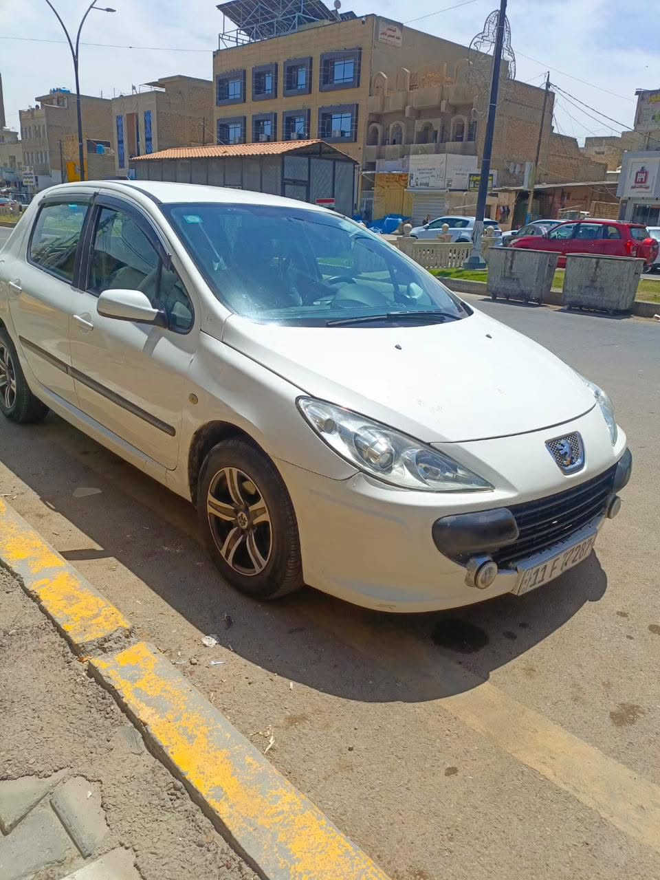 السلام عليكم بيجو فرنسي للبيع 
العنوان بغداد الامين الثانيه السعر 57  موديل 2006 
307
صدر امامي خلفي جديد مشط استيرن وبور جدد مكينه وكير مكفولات تخم تاير ويلكاب   هزه جديده رقمهه انكليزي بسمي دولي شرط التحويل تبريد ثلج سياره جاهزه للتواصل اتصل على الرقم *********** غير متواجد على الفيس
