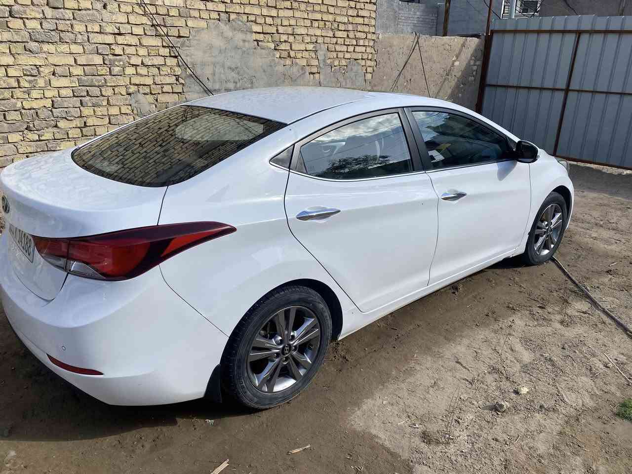 السلام عليكم 
النترا ٢٠١٥ وارد خليجي محرك ١٨٠٠ كير ومحرك خير من الله رقم بغداد باسمي فول مواصفات عدا البصمه تحكم استيرن فتحه مري شفط اشاير بالمري حساسات كامره شاشه بيها صبغ اثر طخات وبيها بارد كما موضح بالصوره حدادية جديدة سيارة كامله متصرف عيلها شي ترايها وين ميعجبك مكان السياره بغداد الجزيرة السياحه كميرة السعر ١٢٠ بيها مجال بسيط حك الجيه ***********
