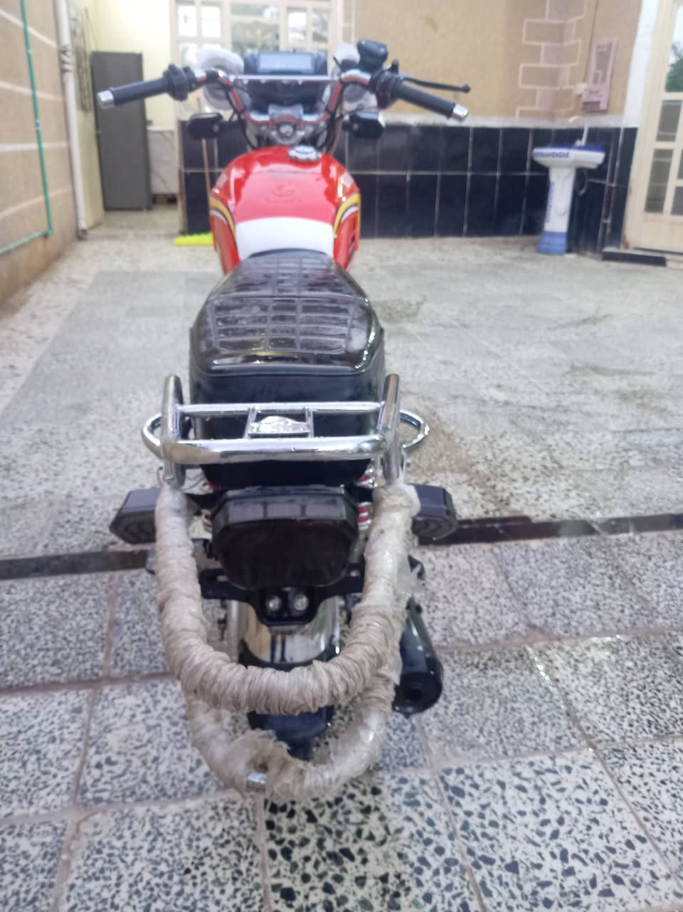 سلام عليكم دراجه البيع موديل 25سعر خاص شراي يتصل)) ***********
