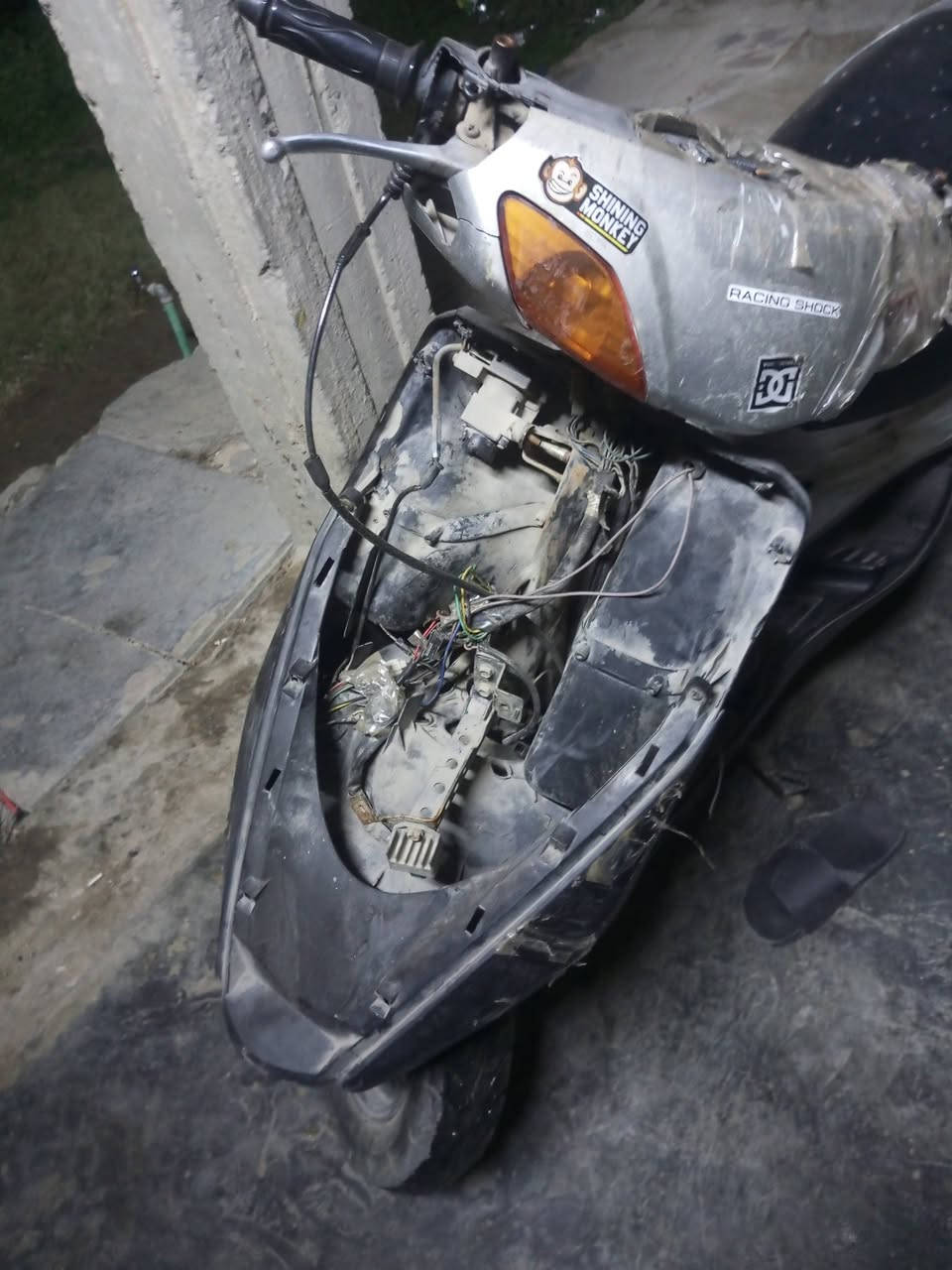 الفريز شغاله كوم حديد ول فرشه هم شغله بس التير الوره ميفتر معرف ليش
بغداد الزعفرنيه ثنينهن كوم حديد 300.   ***********
