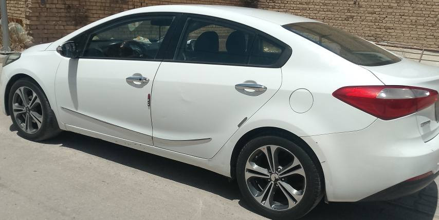 السلام عليكم
للبيع 

سيراتو    14   خليجي

السعر. 105.  مع المجال

تفاصيل اكثر  

موبايل ، ***********
