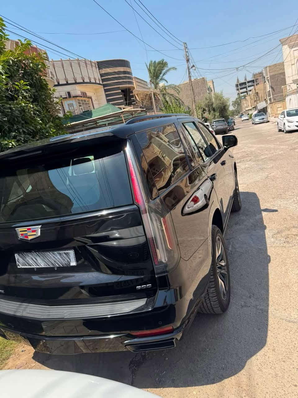 للبيع 
كاديلاك اسكاليد 2023 600 بريميوم لاكجري فول1/1
سياره على ايد وحده من الزيرو وكل صيانتها بالشركة بشرط السياره بعدها داخل الضمان سياره كلش جديده و مغلفه PPFضمان 15 سنه امريكي 
سياره كلش جديده و كله سيرفسها على ايدي ما ناقصها برغي تخم تاير جديد جواها دهن و فلاتر و دسكات البرحه مبدلهن بالشركة  مواصفات السياره 
داخل جلد جملي 
الكشنات الأماميه كهرباء و تدفئه تبريد و مساج 
و الكشنات الخلفيه كهرباء و تدفئه بالكشنات 
5كامرات 
ناضور ليلي مساعد على القياده 
حساسات اماميه و خلفيه 
رادار امامي جانبي خلفي 
جكات باقي مواصفات السياره معروفه يعني زحمه اكلك بصمة و بانوراما احنه دنسولف على كاديلاك 
شكو مواصفات ابالك متوفره بيها اخوان محرك V8 6200 محرك كير كفاله من فتح اي برغي ما ملعوب بيهن شرط تفحص بشركة المنصور  سياره ماشيه 59000KM حقيقي شرط الفحص سياره رقمها بغداد بسمي تحويلك بنفس اليوم اني حاضر للأستفسار الأتصال على الأرقام *********** 
*********** تحياتي للجميع
