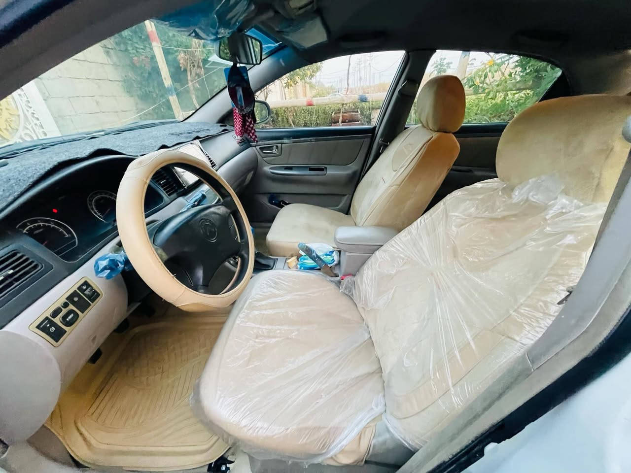 سياره للبيع جيلي موبل موديل 2012 العنوان بابل ابي غرق
رقم الموبايل ***********
