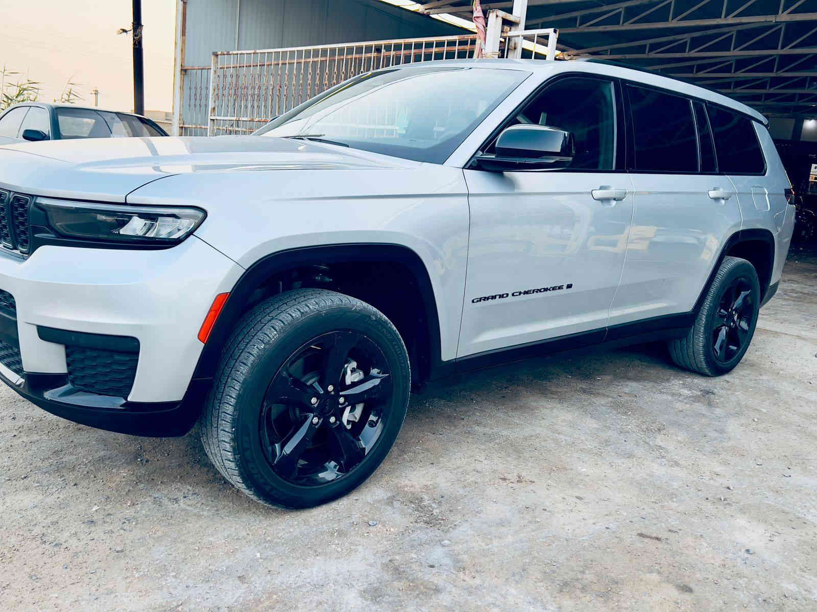 جيب لاريدو 2023 دخول جديد 
بلاك توب
مسافة المقطوعة 14
بدون رقم ترقم جميع المحافضات

حادث كماه موضح بل الصور داخل المنشور 

مواصفات كلش هواي بيه
مثبت سرعة
7 راكب 
خروج عن مسار 
رادار امامي وخلفي 
كامرة خلفية 
شاشة كبيرة وتدعم ابل كار بلي والخراط gbc بلعراق 
نظام سبورت 
مانع انزلاق
مصابيح امامية لد 
بصمة ابواب وتشغيل 
نوافذ اتو 
ستشعار اطارات 
السعر 295 $
📍مكان السيارة ذي قار سوق الشيوخ 
للاستفسار اتصال على الرقم 
***********
*********** ناصرية
