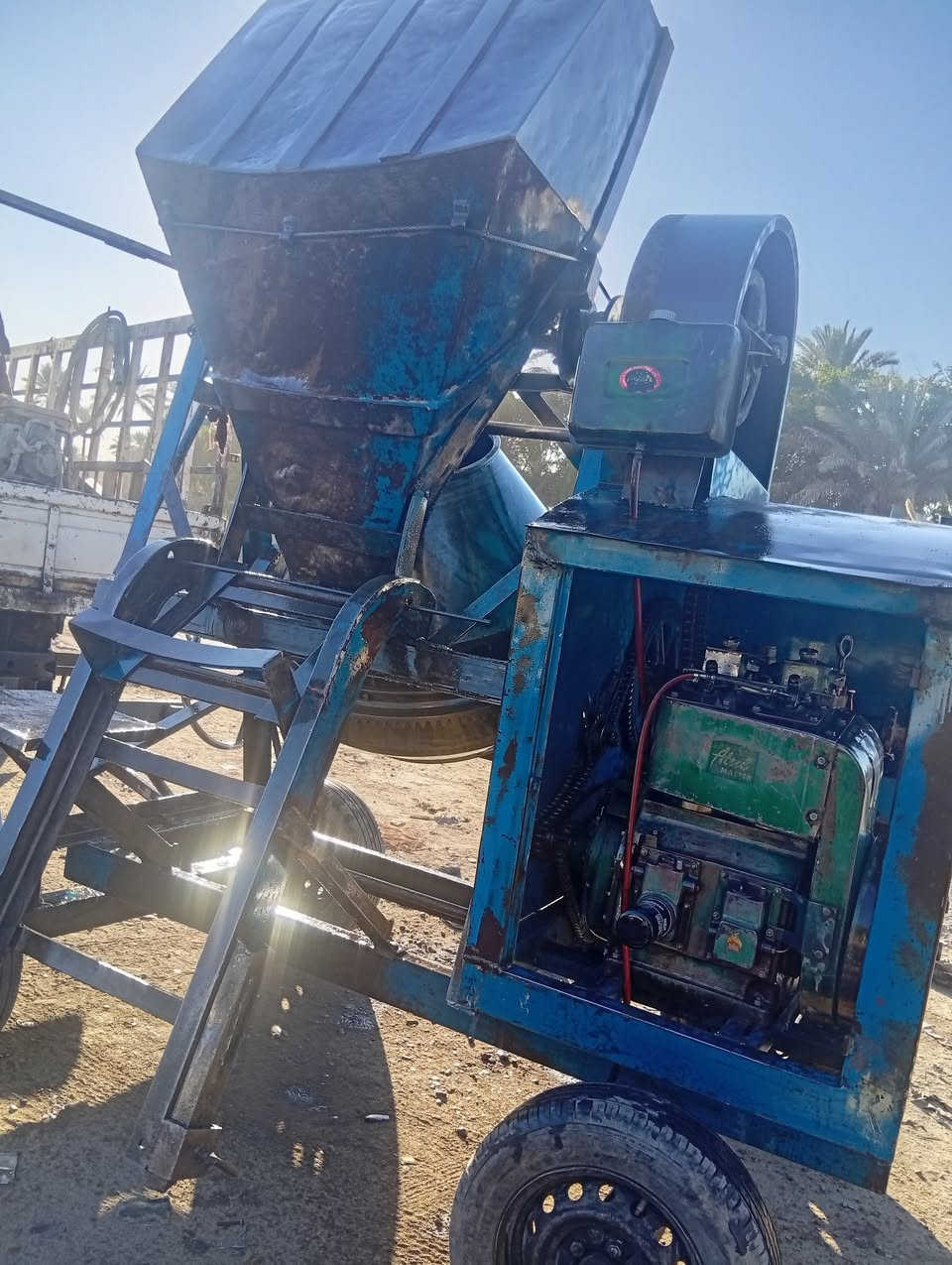 السلام عليكم خباطه للبيع شرط العمل برغي ماناقصه عده البواب كلشي بيه جديد سعر 3ونص***********
