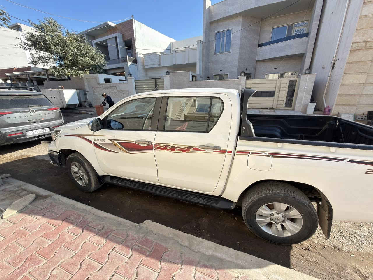 سياره هايلوكس بيكب  فور ويل 2016 سيد نهرو فول مواصفات ماشيه 320 الف  تايرات جديدة  وصور الحادث موجوده علماً التكمه فقط بخ لغرض اللون 
سعرها مناسب جداً  ***********  العنوان ديالى خانقين
