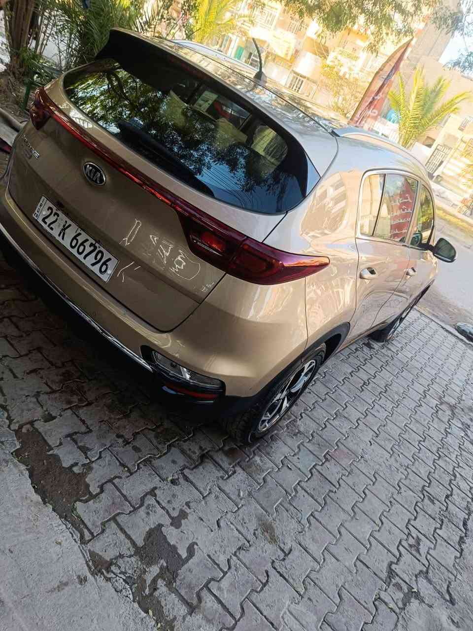 سلام عليكم
كيا سبورتج 2019 خليجي  
السياره بنيد بدون دواخل 
السياره جاهزه ع اخر حبايه
رقم اربيل ب اسمي اتريد وكاله اتريد تحويل اني حاضر 
مكينه 2000 دوش 
كير ع وضع الشركه 
شاشه 
حساسات 
لايت زنون 
داخل بيجي 
اشاير مري 
تحكم فول 
وبعد بيها اهواي مواصفات 
السعر 177 وبيها مجال 
غير متواجد ع فيس 
مكان سياره بغداد 
***********
