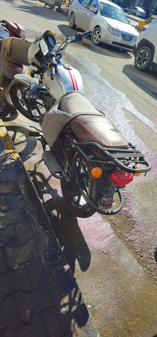 دايوان مكينه ١٥٠
موديل ٢٠٢٠
اصوليه اوراق باسمي
سعر مليون  ونص بيها مجال
‭0780 332 2575‬‭
