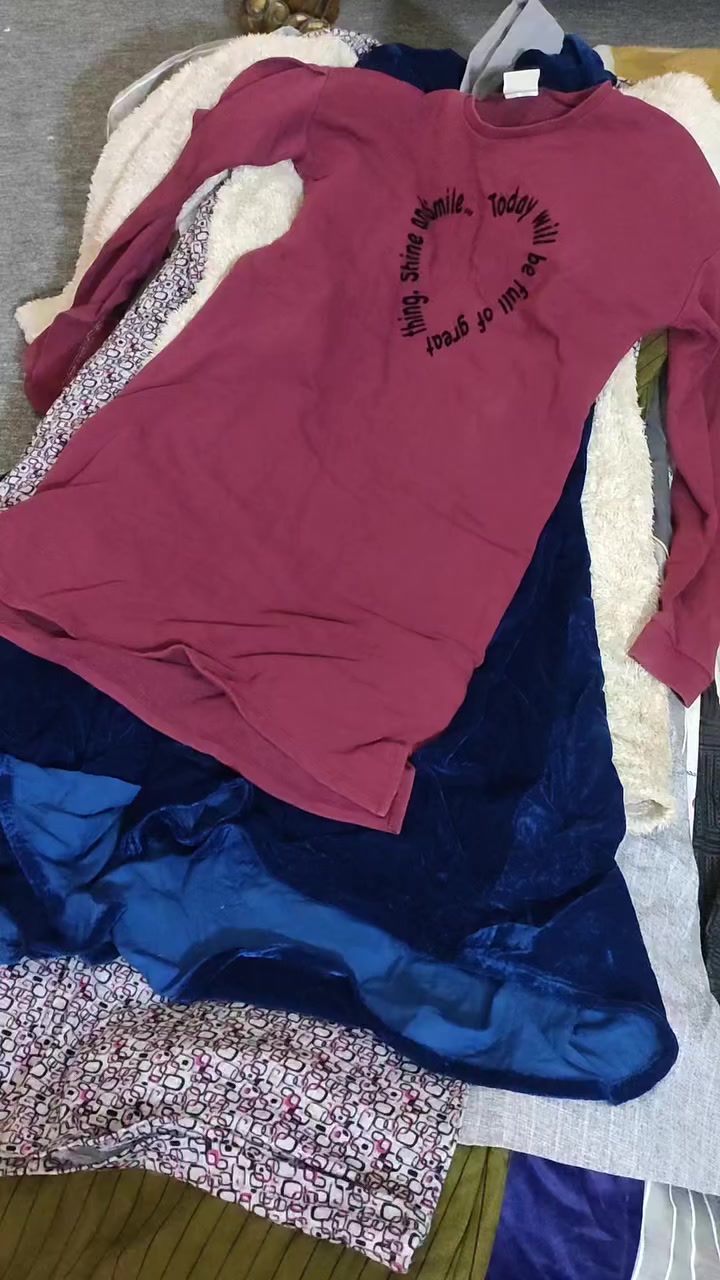 عندي دشايش قطع بآلات كلش نظيفه  درجه اولى 
كل اربع قطع عشرة آلاف. 
والي ياخذهم كلهن شلعه وحده السعر يختلف


**إذا كنت صاحب هذا الإعلان وتريد حذفه لأي سبب، رجاءا أرسل رسالة إلى الدعم الفني**