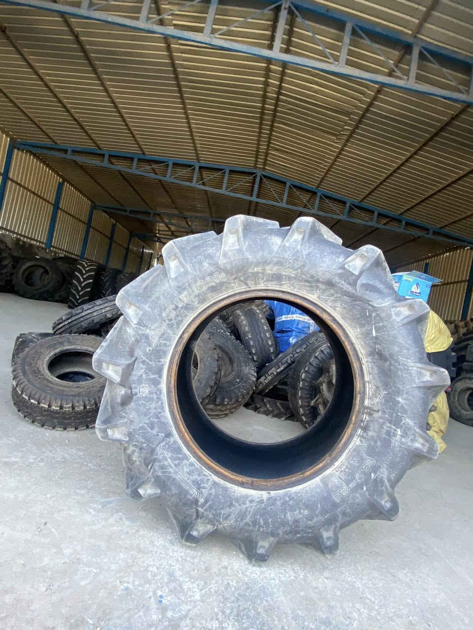 14/9/24
زوج اطارات كوري درجه اولى للبيع نضافته95/100 السعر 510 قابل للتفاوض 
***********
عنوان المجمع(الشوملي -طريق دغاره شوملي -مقابل بوابة مدينة الروان السكنيه النموذجيه-قرب سيطرة ابا ذر )
