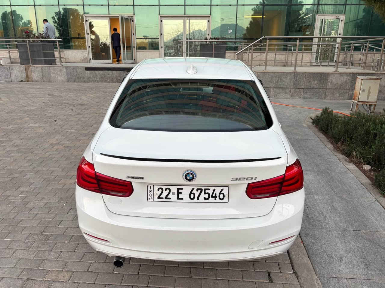 سەیارەکە زۆر جوانە مواسەفات ئەمریکیە زۆر دەمێکە لای خۆمە بە ناوی خۆمەوەیە سەنەوی تازەیە بۆنیتی گۆڕاوە بە بیلاد ٢ پەڵە کارتی هەیە ١٣٨٠٠٠کم ڕۆشتوە شاشە گەورە ناو ڕەش کەشن جلد ماوسی شاشە تەبرید دو زۆن مواسەفاتی جوانە،سيارة كلش نضيفة سنوية جديد باسمي ماشي ١٣٨٠٠٠كم مواصفات أمريكي داخل اسود شاشة كبير كشنات جلد تبريد قطعتين 
*********** السليمانية, العراق
