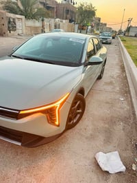 للبيع كي فور موديل 25  ماشية 6000 مايل بدون. رقم.  محرك دوش 2000 السيا...