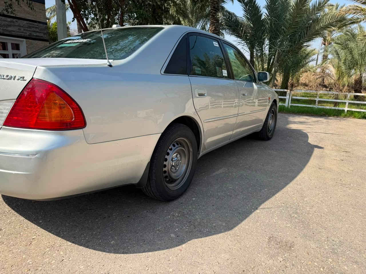 افلون 2001
مكفوله من الصبغ والتبديل
مكينه كير مكفولات ع وضع الشركه
حداديه جديده
سياره مانقصها برغي 
كلها ع وضع الشركه
السعر 95وبيها مجال
***********
***********
مكان السياره نعمانيه
