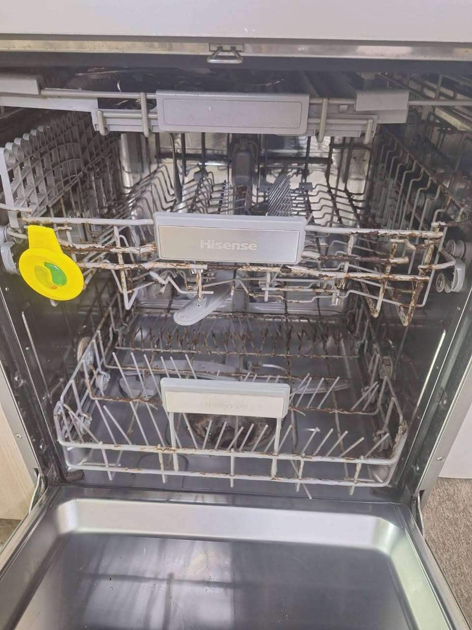 للبيع شغاله فول فقط السلات مزنجرة مثل الصورة السعر ١٧٥ الف حي الجهاد ***********
