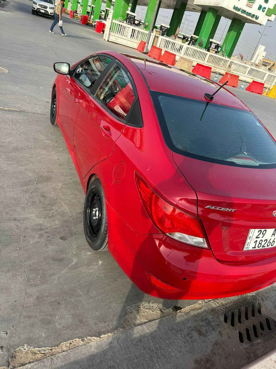 السلام عليكم
اكسنت موديل  ٢٠١٦ بأسمي رقم واسط  انكليزي تحويل مباشر / ارقام وهزه وسنويه جدد كلهن 
مكينه كير مكفولات مكينه ١٦٠٠ تبريد ثلج  تخم تاير جديد ، حداديه جديده 
فقط رش ٣ قطع بدون اي دواخل 
السعر ٨٣
العنوان الديوانيه مركز
*********** ديوانية, القادسية
