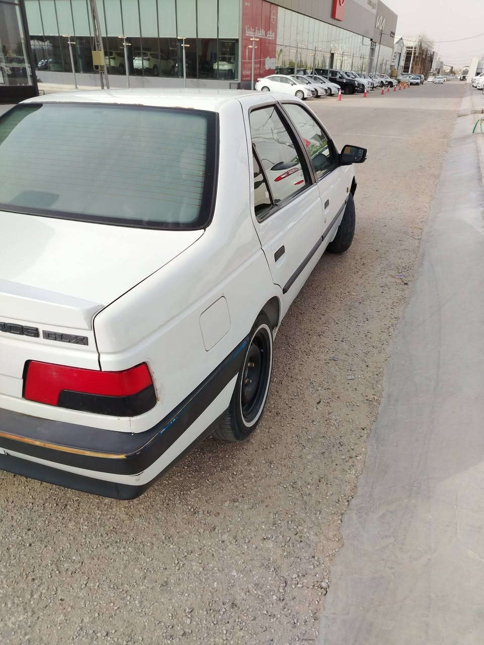 السلام عليكم بيجو 405 GLX موديل 2012 رقم بابل انكليزي باسمي بيها شبر بالباب الباقي مكفول تبريد شغال حدادية جديده باور جديد بيها تنقيص قليل السعر ٤٥ وبيها مجال مكاني بابل الكفل للاتصال ***********
