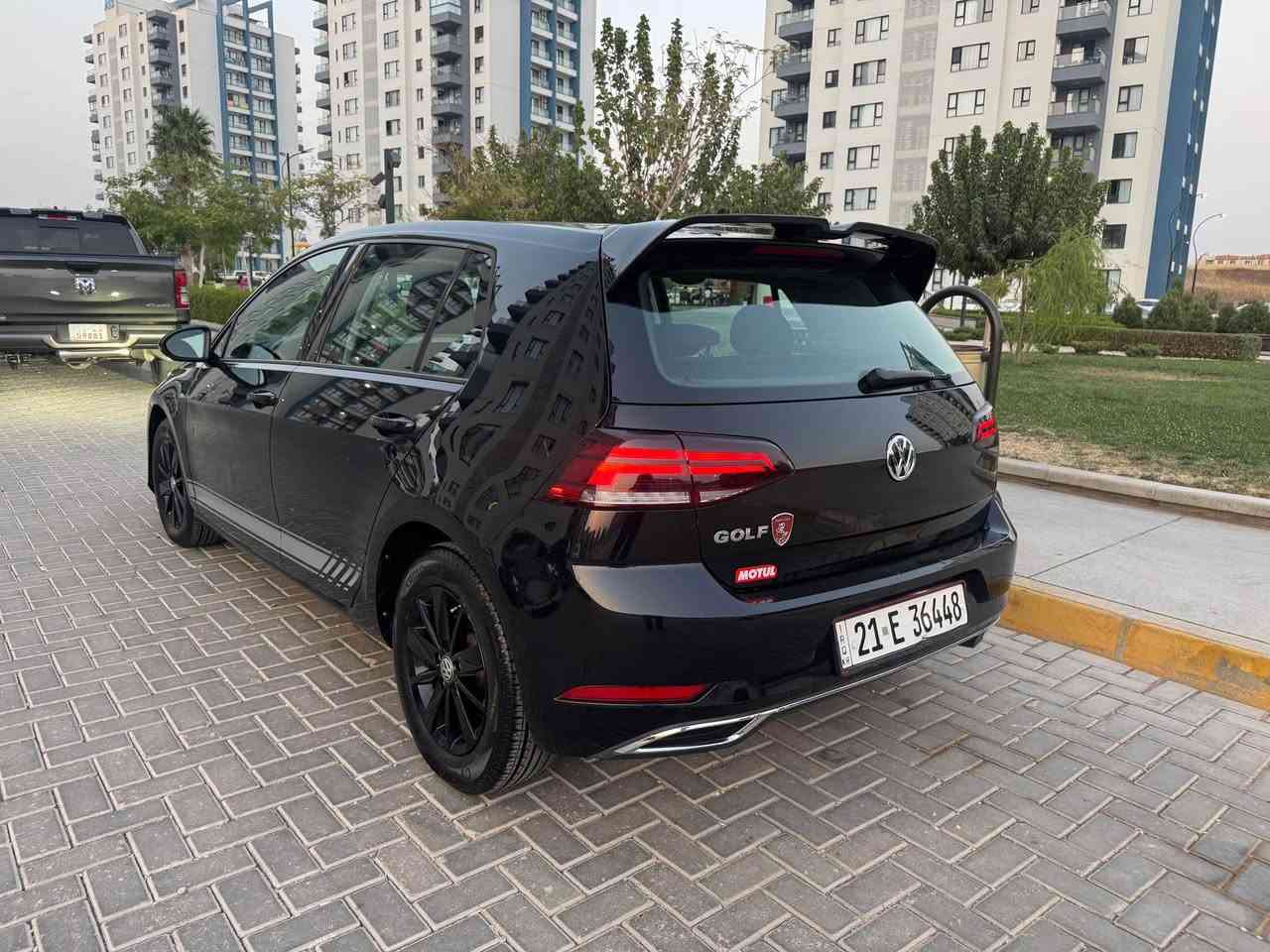 گۆڵف tsi 2019
یەک پارچە بۆیاغی هەیە بێ ناوگرتن ئێرباگی سیستەم کراوەتوە 
بۆی دانراوەتەوە گێر و مەکینەی بە شەرت بێ کرانەوە سەیارەیەکی زۆر پاکە 140 هەزار کیلۆ مەتر رۆشتوە مەکینەی ١.٤ تۆربۆ مەرغوب رادار پێش پشت و تەنیشت ئۆتۆ ستۆپ
نرخ ١٢١ مەجالێکی کەم
*********** كركوك, العراق
