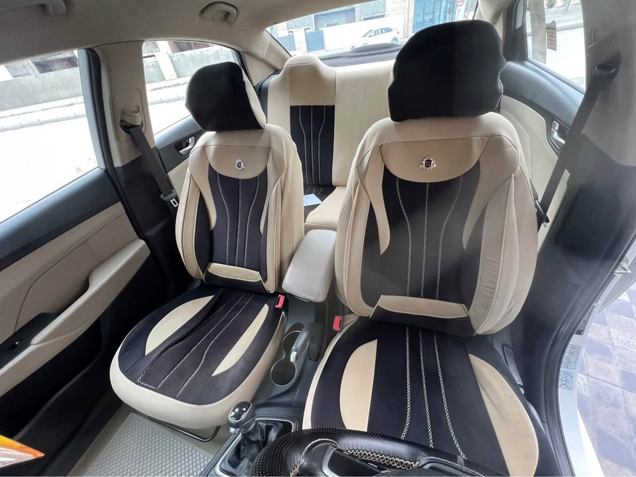 بە ناوی خوای گەورە 
هۆندا ئەکسێنت  ٢٠١٨ خەلیجی 
مەکینە ١٦ دوش
بێ بۆیاخ 
٦٧ هەزار ڕۆشتووە
مواسەفات (گێڕ ئۆتۆماتیک , ABS ، ناو زەرد ، ئاوێنە ئیشارەت ،حاسەی بیلاد ، دەبڵ گێر ،لید ، شاشە ئایپاد ،چوار جام کارەبا، سویچ کۆنترۆڵ ، بلوتوس ، سوکان ڤۆلیۆم ، ئاوێنە کارەبای) زۆر مواسەفاتی تر 
شوێن : سلێمانی 
0770 120 91 91 السليمانية, العراق
