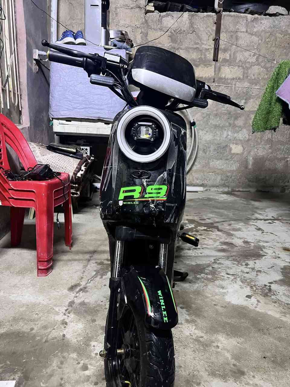 سلام عليكم عندي ماطور شحن R9 للبيع السعر 400 وبي مجال الماطور كلشي بي جديد ممبدل منا كلشي باترياته جدد وبي ضربه خفيفه انضرب بلباب العنوان موصل حي القدس مقابيل كوفي سويد ماخذو بس للشغل ومحتاج فلوسه فردت أبيعه رقمي الي يريده ***********
