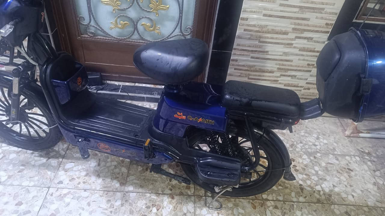 السلام عليكم  
للبيع دراجه شحن بحاله جيده من شركة قوة الليث حجم 20 سعر 350 الف وبيه مجال بسيط مع ملحقاتها شاحنه وخوذه للاتصال على الرقم *********** حله شارع 80 بتجاه طريق النجف مقابيل مول سيد زيد
