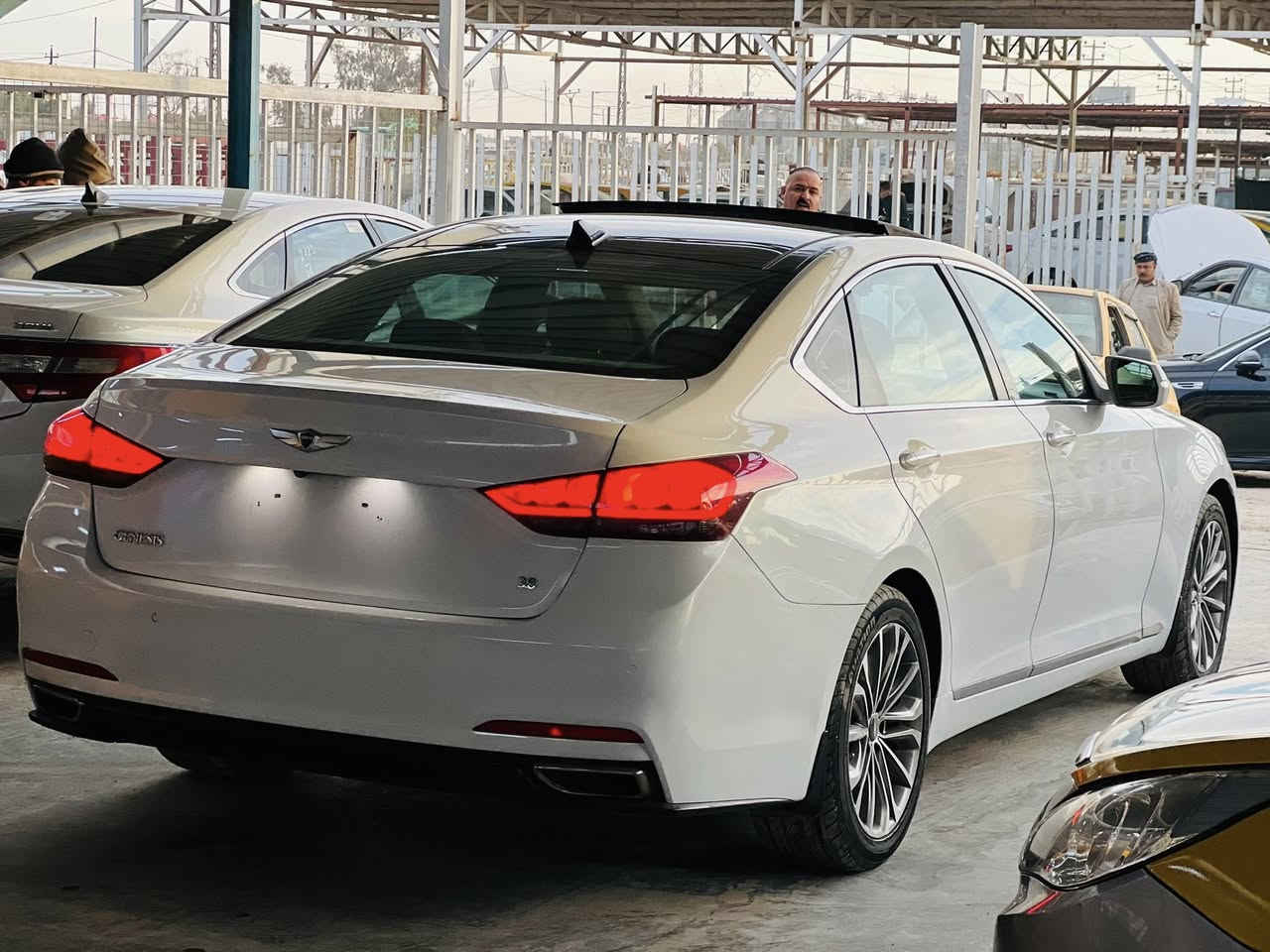 للبيع جنسس موديل 2015خليجي خليجي مكينه (6)3800سياره جديده وجاهزه رقم دهوك تحويل موباشر فول موصفات بعد معروفه موصفات الجنسس سياره بيه صبغ بطرف البنيد فقط لا مفتوح ولاه داخل وبيه دعديل  بيدي ار باب السايق سياره جاهزه حدادي 100/100مكان السياره ديوانيه سعره 185ترهم مراوس ***********
