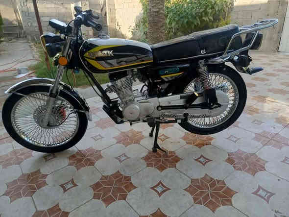 السلام عليكم ورحمة الله وبركاته دراجه تايكر موديل 24 نضيفه كامله مكمله مابيه اي نقص بس الدشبول بيه طبك يطفي ويشتغل اوراق كامله.. السعر 625 وبيه مجال  الاستفسار ‏.عل رقم.. ‪***********‬‏
