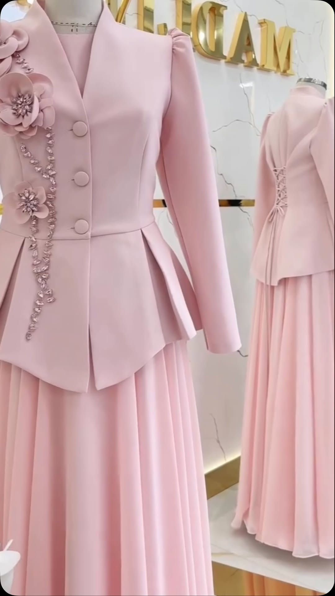 Size 44 / 46 / 48 / 50


**إذا كنت صاحب هذا الإعلان وتريد حذفه لأي سبب، رجاءا أرسل رسالة إلى الدعم الفني**