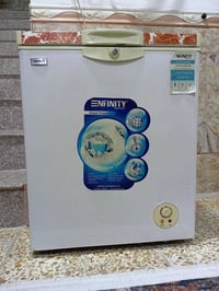 مجمدة صغيرة للبيع السعر 125 وبيها مجال  للاستفسار  07712408102