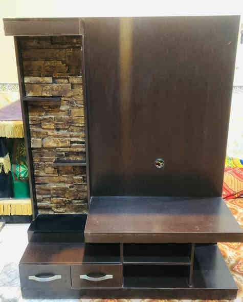 ميز ابلازمة للبيع ..
بيه مجر ملغي
٦٠ الف وبيه مجال 
المكان /ناصرية/حي الشهداء 

***********
