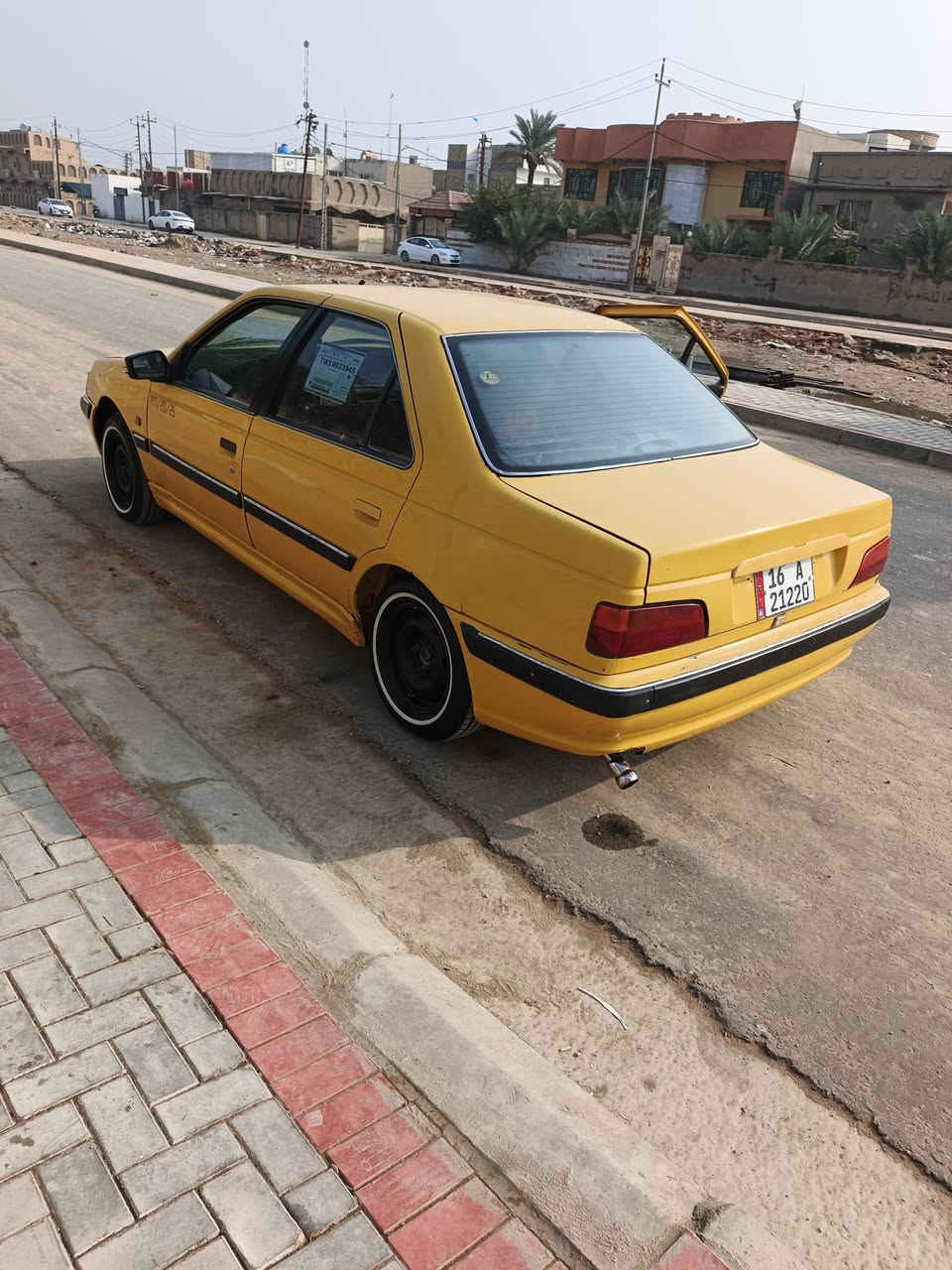 السلام عليكم للبيع بيجو بارص سياره نضيفه ورقم انكليزي السياره بسمي ومكينه وكير وحداديه جدد للستفسار هاذه رقمي ***********
