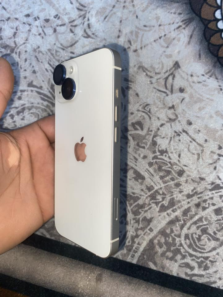 ايفون 14 عادي شرق اوسط نظافة فول ٪؜100 مكفول من كلشي البطارية بلاديه 89 السعر جوه السوك 550 الف وبي مجال  ***********
