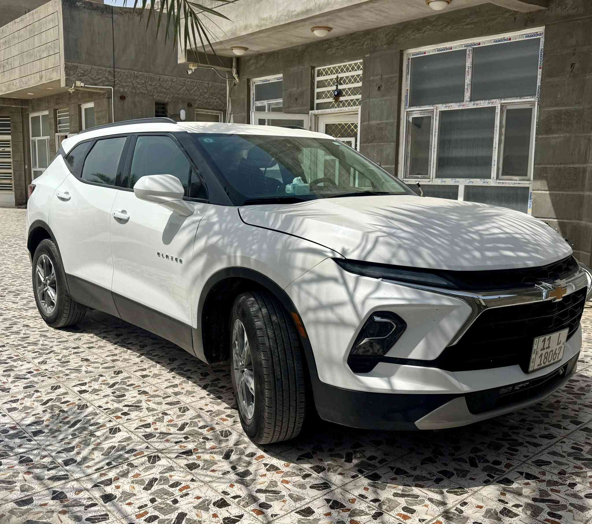 شوفرليت بلايزر ٢٠٢٣
رقم بغداد
 المحرك ٤ سلندر ٢٠٠٠ تيربو
- كير ٩ نمر 
- عداد المسافة ٤٣ الف
- بصمة ابواب وتشغيل عن بعد
-  زينون عالي ناصي.
- رادار امامي 
- رادر جانبي مانع اجتياز. 
- كامرة خلفي دوارة. 
- المقاعد مخمل اسود و رصاصي
- جنطة كهرباء. 
- الكرسي الامامية كهرباء + تدفئة 
- تبريد خلفي قطعتين 
- تحكم ستيرن جهتين
- هاند بريك بصمة
- تحديد مسار 
- توقف ذاتي
صبغ فقط بنيد و جاملع امامي ايمن
متواجد ابغداد-زيونه و متواجد ايضا بابل-المسيب 
 السعر ١٧٥ ورقة وبي مجال جدا بسيط   
للأستفسار اكثر الاتصال ***********
