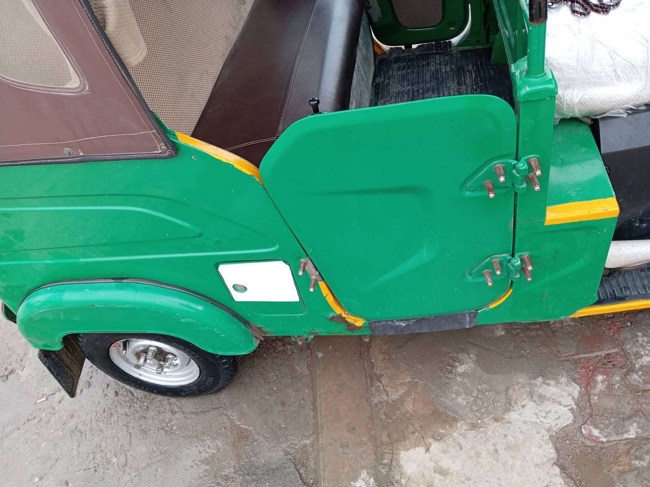 تيك تيك موديل 21 تكتك نظيفه وجديده بالباكير بس مجففته تثبيت شركه ***********
