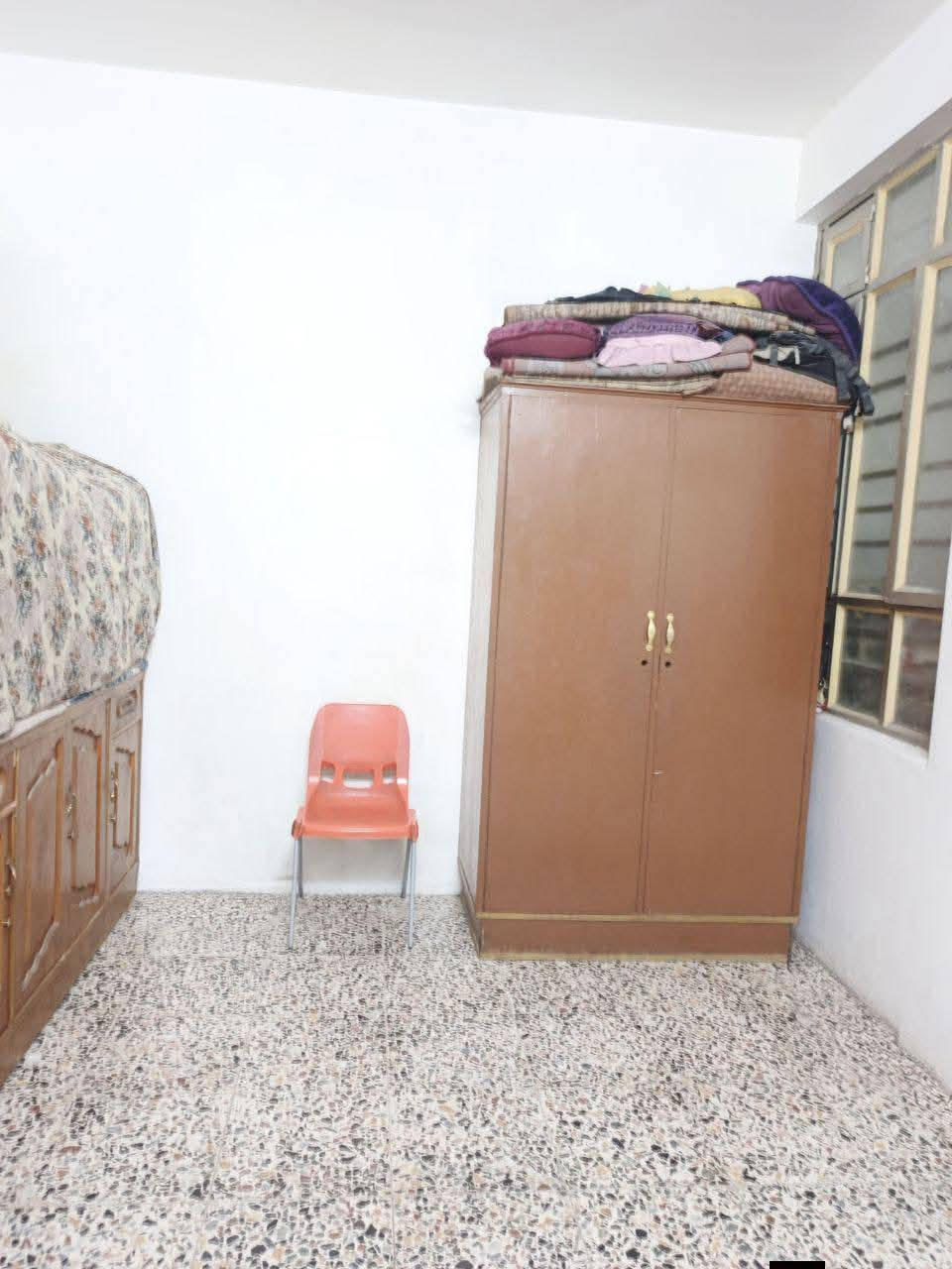 السلام عليكم
نصف قطعه اماميه 72 متر للبيع قطاع 28 طابق واحد ونصف بناء 2025 تحوي على غرفه واستقبال تواليت خارجي وحمام تركي داخلي ومطبخ حار بارد والطابق الثاني فقط غرفه وحمام غير كامله وسطح غير متواجد في الفيسبوك للاستفسار:-***********
