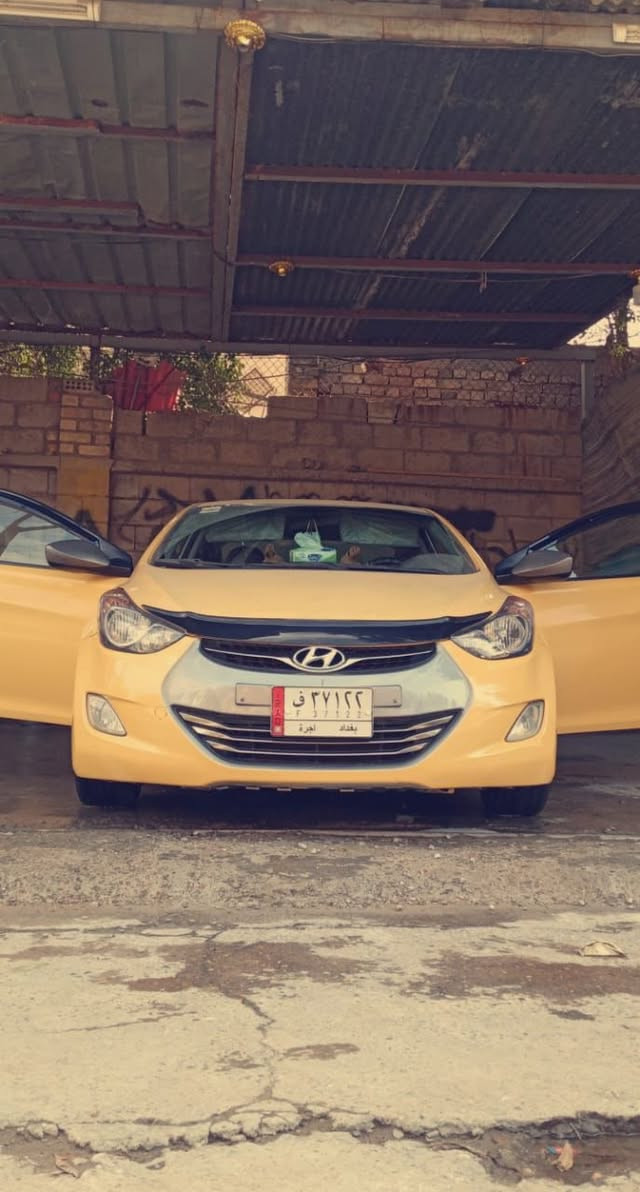 السلام عليكم عندي النترا ٢٠١٣ وارد كندي السيارة كلش جديدة كير مكينة تخم تاير داخل حادثها بس جاملغ امامي فلس متذب عليها العنوان الوزيرية قرب جامع النداء رايدها ١١٠  خاص ماجاوب الاتصال على هذا الرقم *********** 
او واتساب
