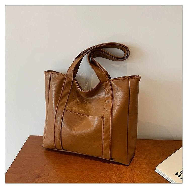 توت باك كيوت جلد ناعم وطري
✨
جودة عالية وموديل عصري نازك ❤️
مناسب لـ: الموظفات، الاستخدام اليومي، الطالبات، الماميات
القياس 30x31
الدرزن يحتوي على 12 قطعة
اقل طلب نص درزن مخازن بغداد

https://t.me/ft568


**إذا كنت صاحب هذا الإعلان وتريد حذفه لأي سبب، رجاءا أرسل رسالة إلى الدعم الفني**