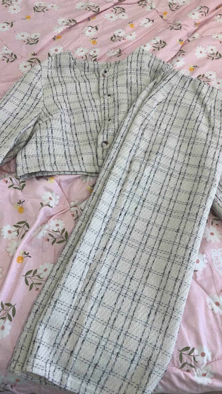 ستره وتنوره من شي ان جديد وصيته م اجة ع كدي قياس لارج يلبس 40-42 

سعر شراء 40 الف
سعر البيع 30 الف 

جديد مملبوس بغداد, العراق


**إذا كنت صاحب هذا الإعلان وتريد حذفه لأي سبب، رجاءا أرسل رسالة إلى الدعم الفني**