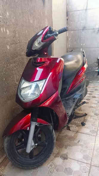 اعيد النشر بسبب الوعود الكاذبه
ب550 وبيها مجال سكنز نثيه 140 مكينه خرسه كفرات حلوه وشلعه ومعدل حلو

وتخم تاير جديد دراجه نگره سلف ب أي وقت .

متواجد خاص او 

***********
