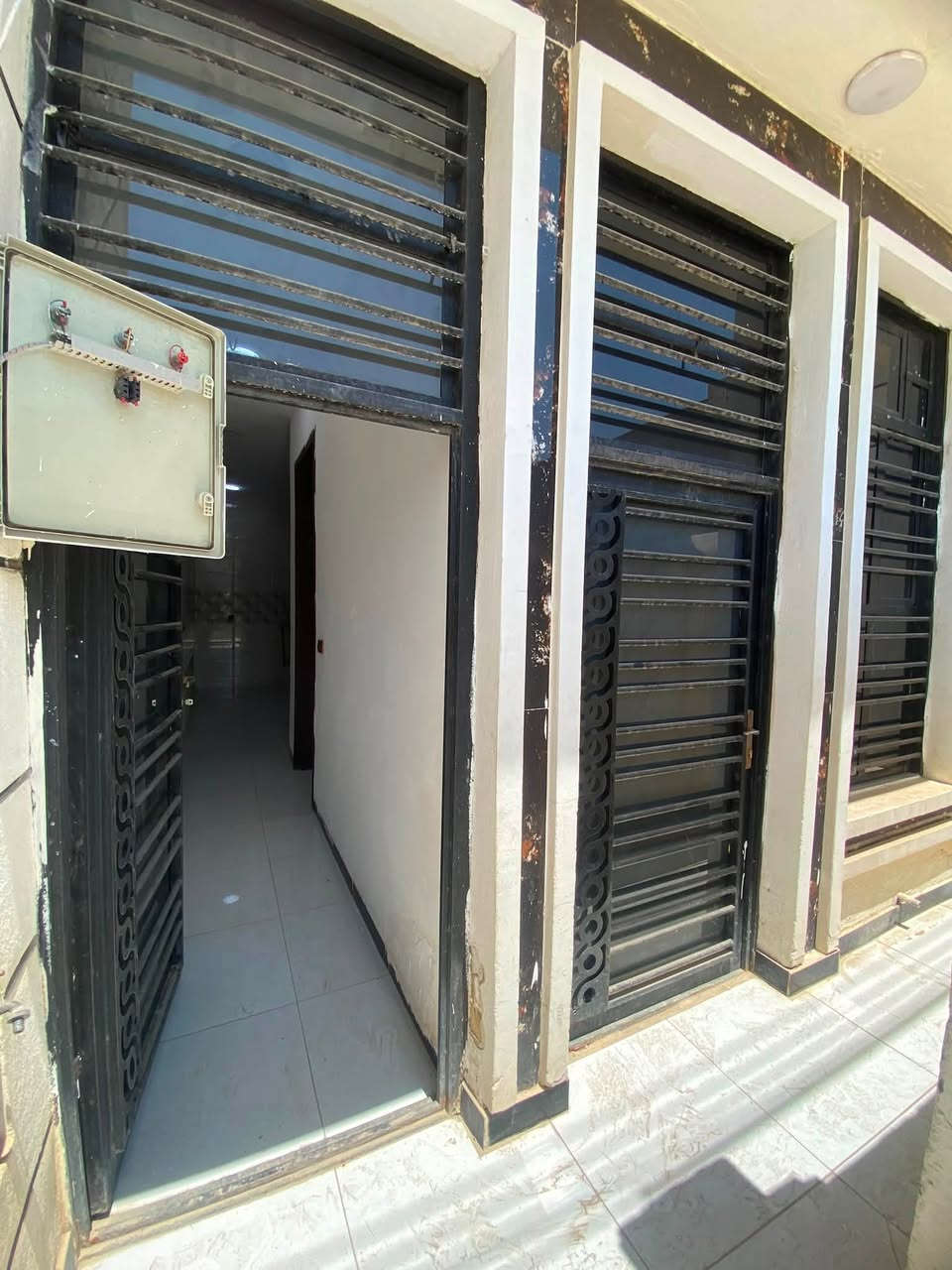 دار لليجار مساحه 50متر واجه 5نزال 10 
يحتوي على 2 غرف نوم+ستقبال+مطبخ+صحيات عدد2
 📍العنوان بغداد الدوره مدخل البوعيثه مجمع العدل الثاني
الاستفسار *********** //***********
