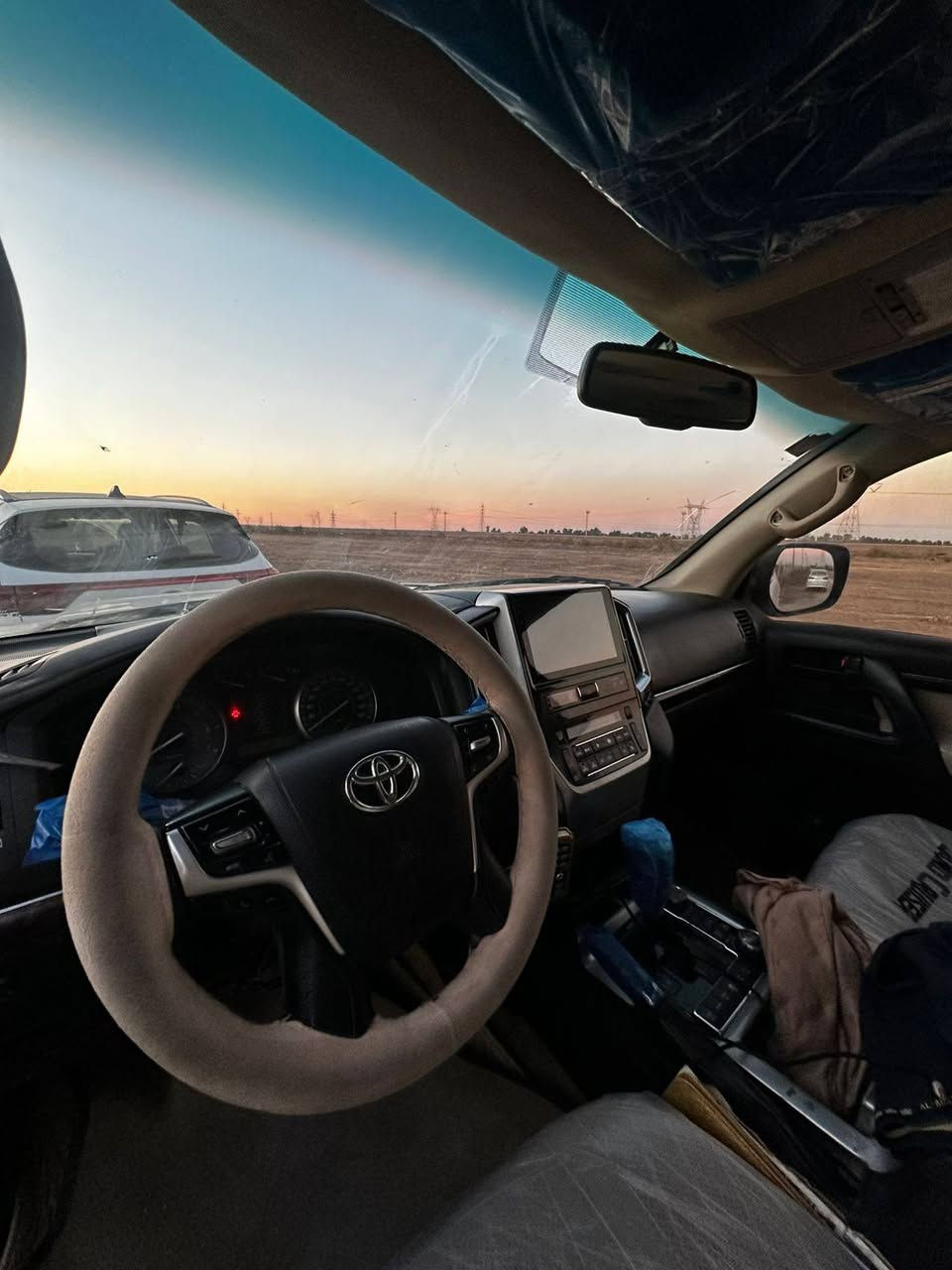 السيارة تخبل
مصبوغ عام بدون قطرة معجون بلقمارة السيارة نظيفه جدا 
السعر ٢٦٠ وذا اكو مراوس بسيارة حسبت شده وربع وفرق اراوس  
*********** بي واتساب 
مكاني بغداد العامرية
